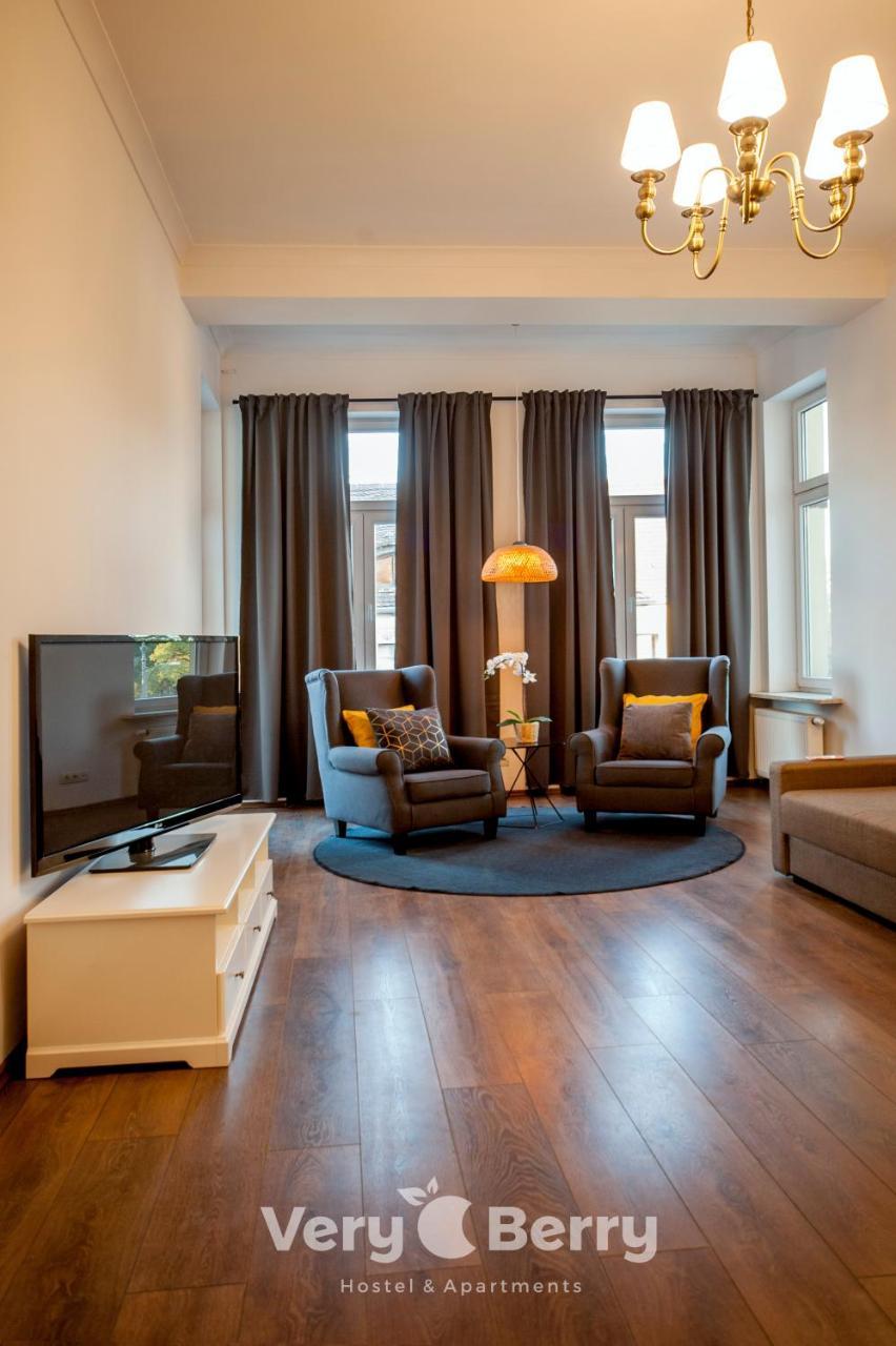 Very Berry - Garbary 27 - Apartament Z Balkonem, Old City, Check In 24H Apartment Познан Екстериор снимка