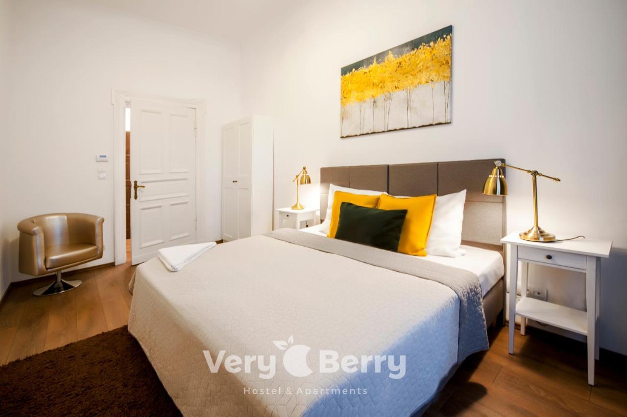 Very Berry - Garbary 27 - Apartament Z Balkonem, Old City, Check In 24H Apartment Познан Екстериор снимка